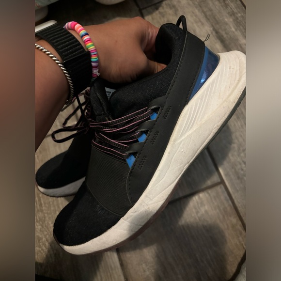 Under Armour sneakers size 7.5 - Picture 3 of 4